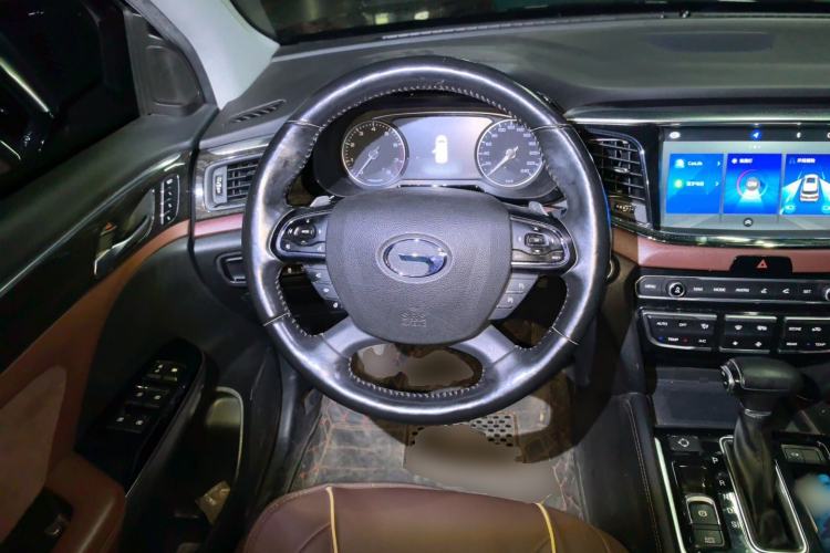 Used GAC Trumpchi GS8 2017 320T Two-Wheel Drive Luxury Smart Connectivity Version (7 Seats) Steering Wheel