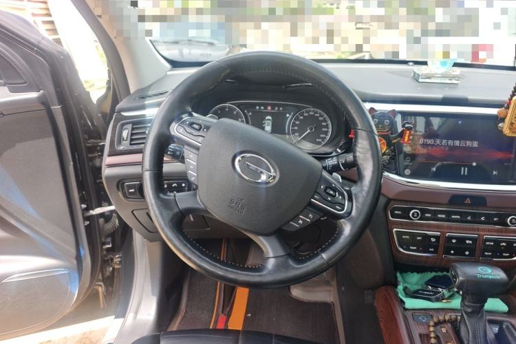 Used GAC Trumpchi GS8 2017 320T Two-Wheel Drive Luxury Smart Connectivity Version (7 Seats) Steering Wheel