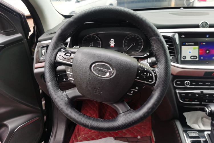 Used GAC Trumpchi GS8 2017 320T Two-Wheel Drive Luxury Smart Connectivity Version (7 Seats) Steering Wheel