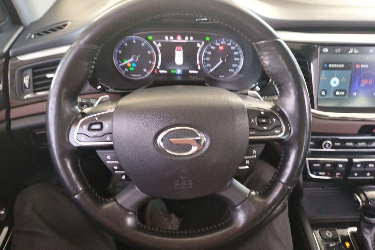 Used GAC Trumpchi GS8 2017 320T Two-Wheel Drive Luxury Smart Connectivity Version (7 Seats) Steering Wheel