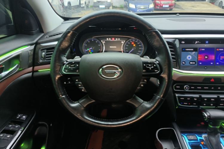 Used GAC Trumpchi GS8 2017 320T Two-Wheel Drive Luxury Smart Connectivity Version (7 Seats) Steering Wheel