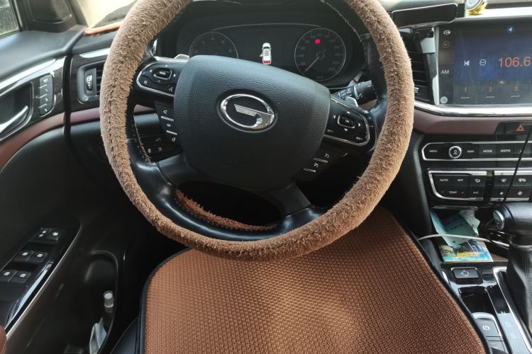 Used GAC Trumpchi GS8 2017 320T Two-Wheel Drive Luxury Smart Connectivity Version (7 Seats) Steering Wheel