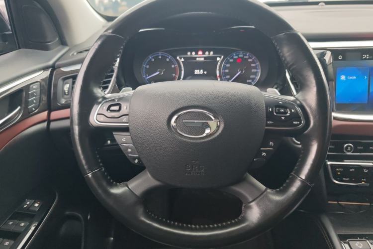 Used GAC Trumpchi GS8 2017 320T Two-Wheel Drive Luxury Smart Connectivity Version (7 Seats) Steering Wheel