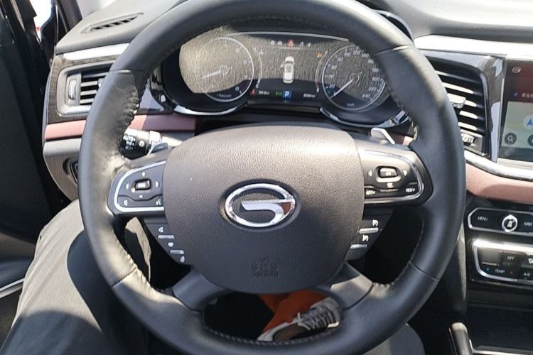 Used GAC Trumpchi GS8 2017 320T Two-Wheel Drive Luxury Smart Connectivity Version (7 Seats) Steering Wheel