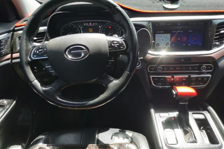 Used GAC Trumpchi GS8 2017 320T Two-Wheel Drive Luxury Smart Connectivity Version (7 Seats) Steering Wheel
