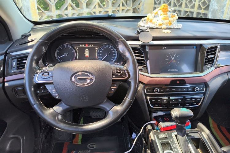 Used GAC Trumpchi GS8 2017 320T Two-Wheel Drive Luxury Smart Connectivity Version (7 Seats) Steering Wheel