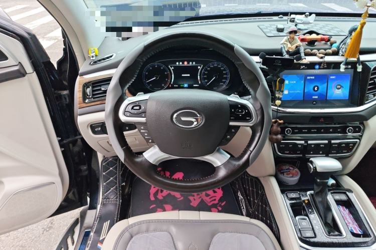 Used GAC Trumpchi GS8 2017 320T Two-Wheel Drive Luxury Smart Connectivity Version (7 Seats) Steering Wheel