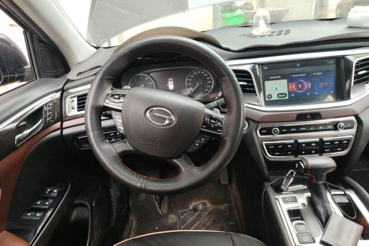 Used GAC Trumpchi GS8 2017 320T Two-Wheel Drive Luxury Smart Connectivity Version (7 Seats) Steering Wheel