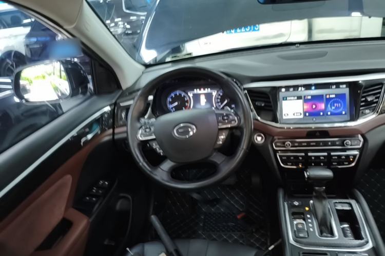 Used GAC Trumpchi GS8 2017 320T Two-Wheel Drive Luxury Smart Connectivity Version (7 Seats) Steering Wheel