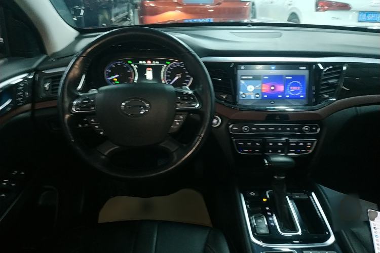 Used GAC Trumpchi GS8 2017 320T Two-Wheel Drive Luxury Smart Connectivity Version (7 Seats) Steering Wheel