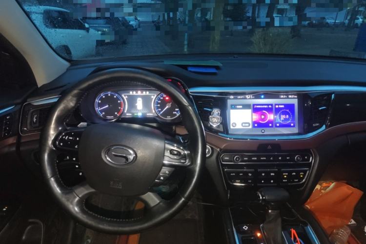 Used GAC Trumpchi GS8 2017 320T Two-Wheel Drive Luxury Smart Connectivity Version (7 Seats) Steering Wheel