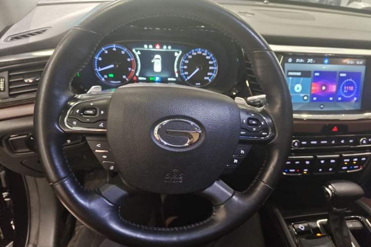 Used GAC Trumpchi GS8 2017 320T Two-Wheel Drive Luxury Smart Connectivity Version (7 Seats) Steering Wheel