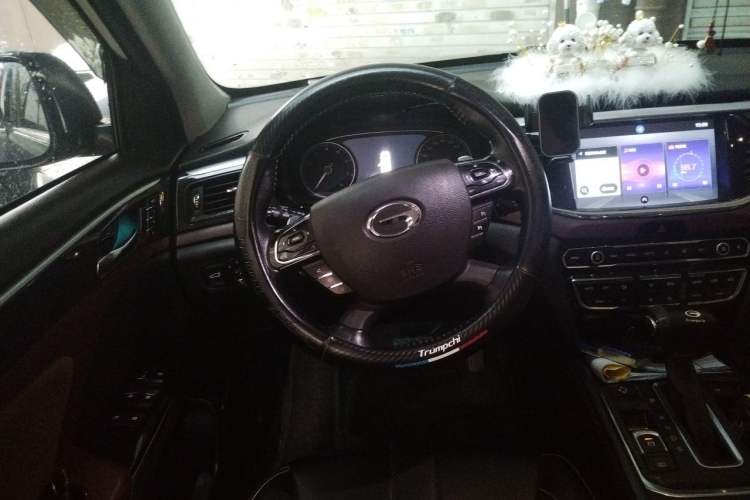 Used GAC Trumpchi GS8 2017 320T Two-Wheel Drive Luxury Smart Connectivity Version (7 Seats) Steering Wheel
