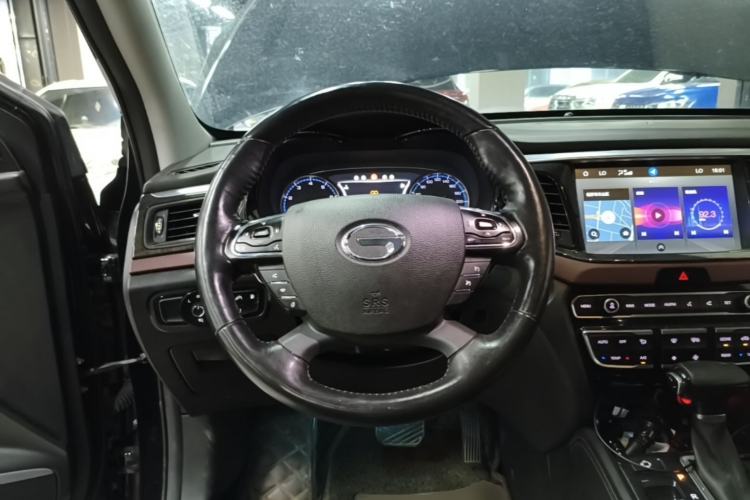Used GAC Trumpchi GS8 2017 320T Two-Wheel Drive Luxury Smart Connectivity Version (7 Seats) Steering Wheel
