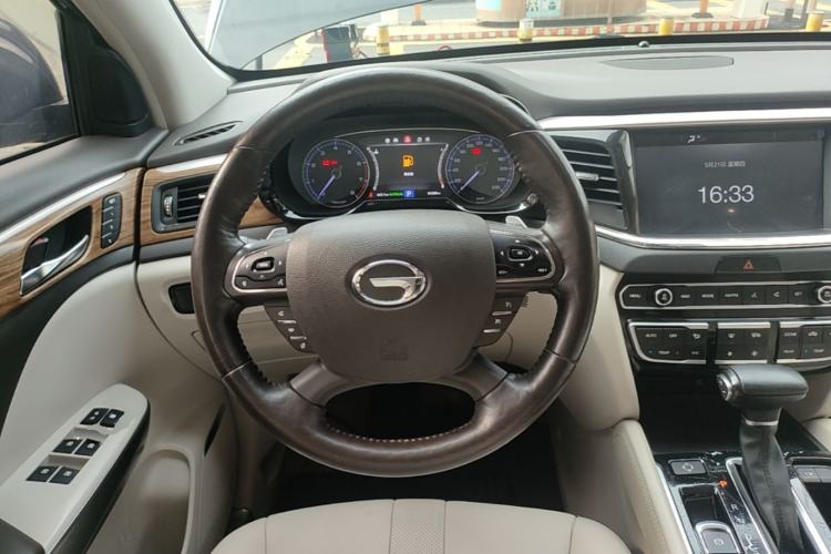 Used GAC Trumpchi GS8 2017 320T Two-Wheel Drive Luxury Smart Connectivity Version (7 Seats) Steering Wheel
