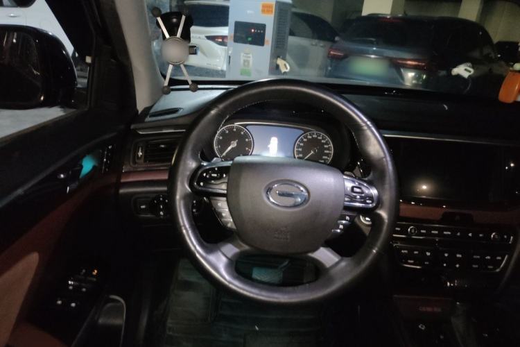 Used GAC Trumpchi GS8 2017 320T Two-Wheel Drive Luxury Smart Connectivity Version (7 Seats) Steering Wheel