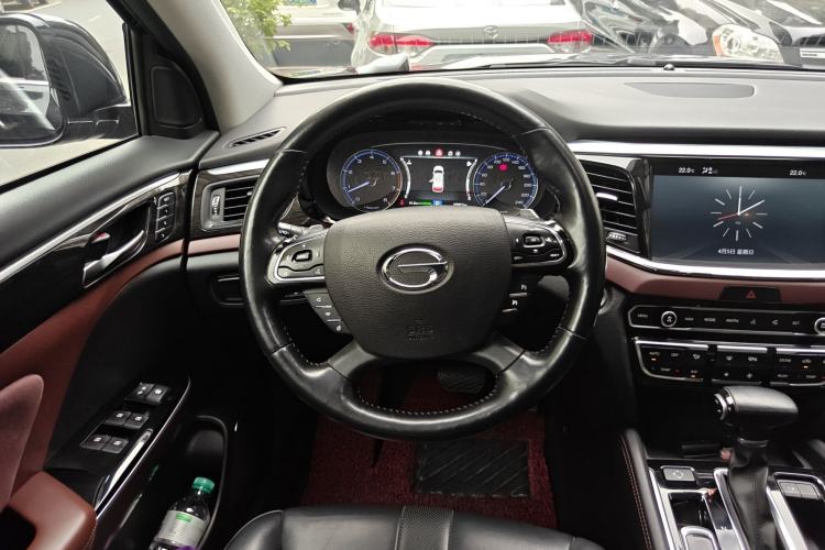 Used GAC Trumpchi GS8 2017 320T Two-Wheel Drive Luxury Smart Connectivity Version (7 Seats) Steering Wheel