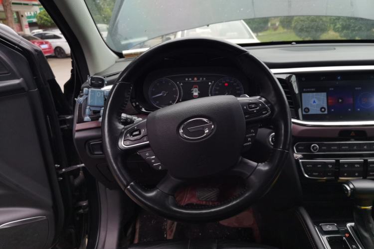 Used GAC Trumpchi GS8 2017 320T Two-Wheel Drive Luxury Smart Connectivity Version (7 Seats) Steering Wheel