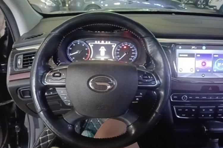 Used GAC Trumpchi GS8 2017 320T Two-Wheel Drive Luxury Smart Connectivity Version (7 Seats) Steering Wheel