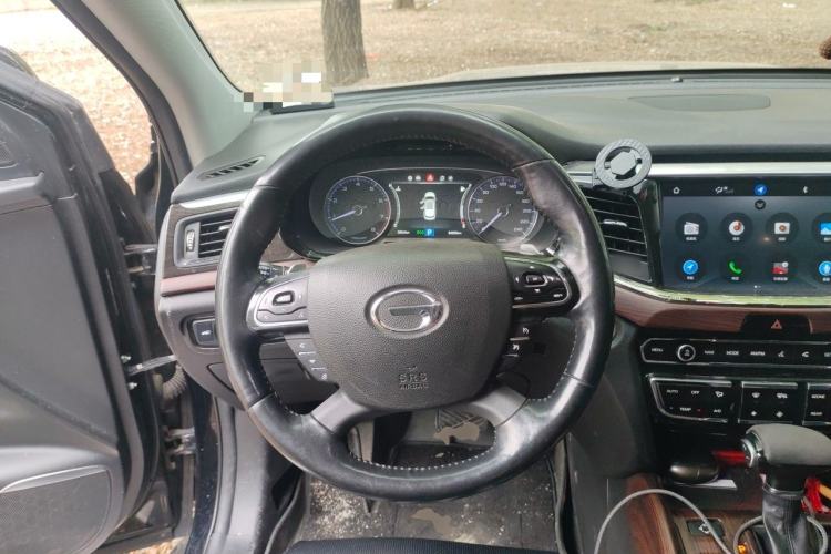 Used GAC Trumpchi GS8 2017 320T Two-Wheel Drive Luxury Smart Connectivity Version (7 Seats) Steering Wheel