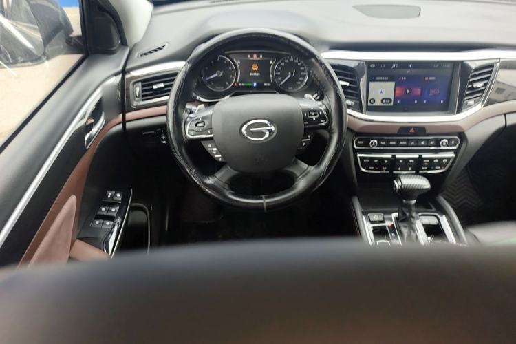 Used GAC Trumpchi GS8 2017 320T Two-Wheel Drive Luxury Smart Connectivity Version (7 Seats) Steering Wheel