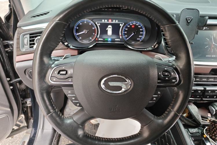 Used GAC Trumpchi GS8 2017 320T Two-Wheel Drive Luxury Smart Connectivity Version (7 Seats) Steering Wheel