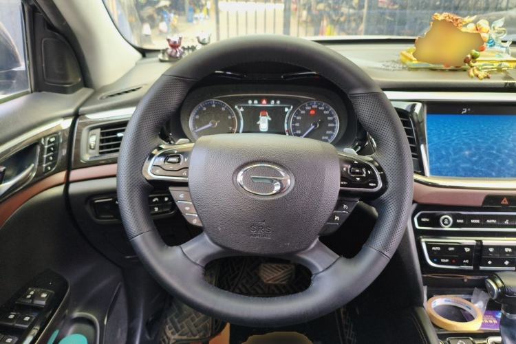 Used GAC Trumpchi GS8 2017 320T Two-Wheel Drive Luxury Smart Connectivity Version (7 Seats) Steering Wheel
