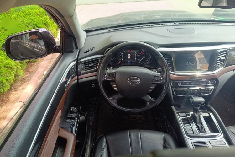 Used GAC Trumpchi GS8 2017 320T Two-Wheel Drive Luxury Smart Connectivity Version (7 Seats) Steering Wheel