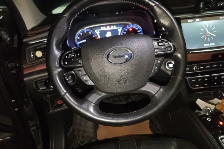 Used GAC Trumpchi GS8 2017 320T Two-Wheel Drive Luxury Smart Connectivity Version (7 Seats) Steering Wheel