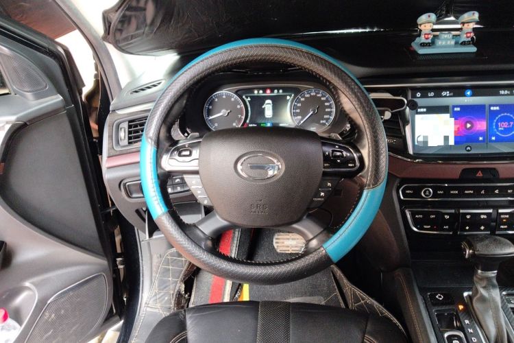 Used GAC Trumpchi GS8 2017 320T Two-Wheel Drive Luxury Smart Connectivity Version (7 Seats) Steering Wheel