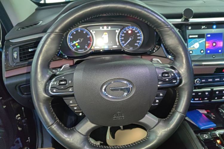 Used GAC Trumpchi GS8 2017 320T Two-Wheel Drive Luxury Smart Connectivity Version (7 Seats) Steering Wheel