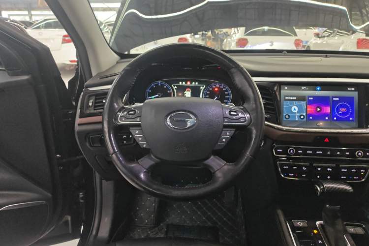 Used GAC Trumpchi GS8 2017 320T Two-Wheel Drive Luxury Smart Connectivity Version (7 Seats) Steering Wheel