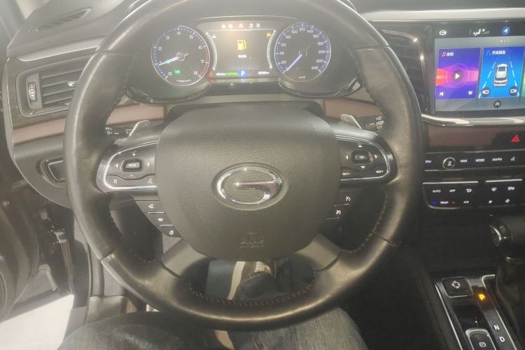 Used GAC Trumpchi GS8 2017 320T Two-Wheel Drive Luxury Smart Connectivity Version (7 Seats) Steering Wheel
