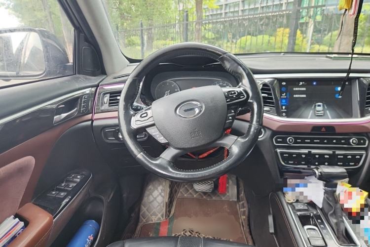 Used GAC Trumpchi GS8 2017 320T Two-Wheel Drive Luxury Smart Connectivity Version (7 Seats) Steering Wheel