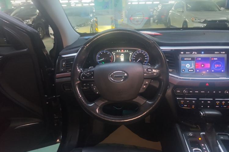 Used GAC Trumpchi GS8 2017 320T Two-Wheel Drive Luxury Smart Connectivity Version (7 Seats) Steering Wheel