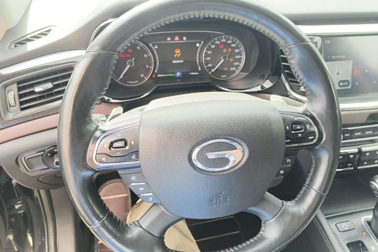 Used GAC Trumpchi GS8 2017 320T Two-Wheel Drive Luxury Smart Connectivity Version (7 Seats) Steering Wheel