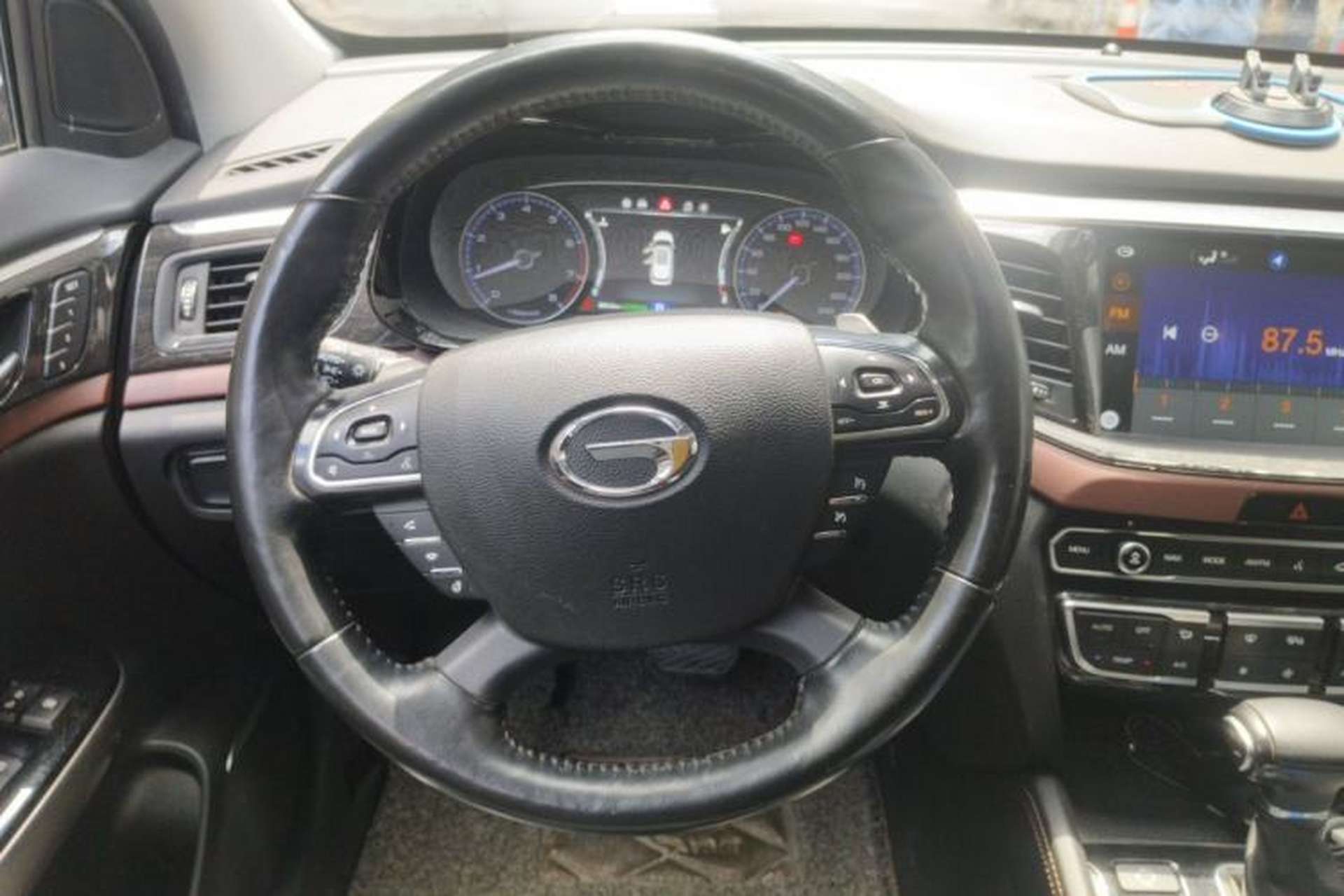 Used GAC Trumpchi GS8 2017 320T Two-Wheel Drive Luxury Smart Connectivity Version (7 Seats) Steering Wheel