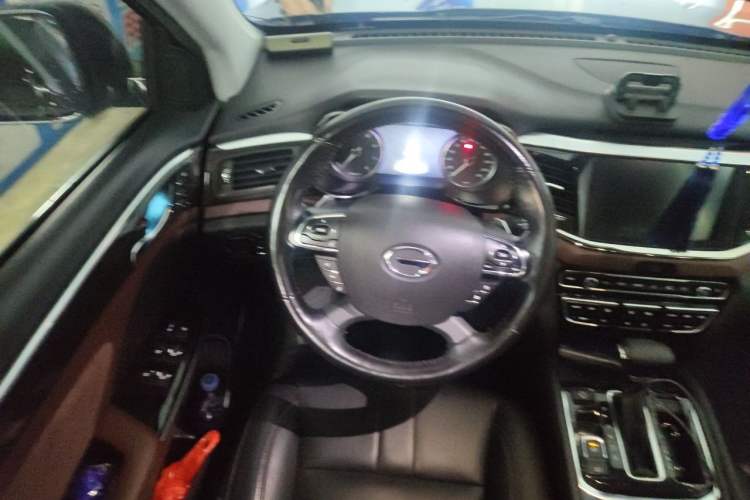 Used GAC Trumpchi GS8 2017 320T Two-Wheel Drive Luxury Smart Connectivity Version (7 Seats) Steering Wheel