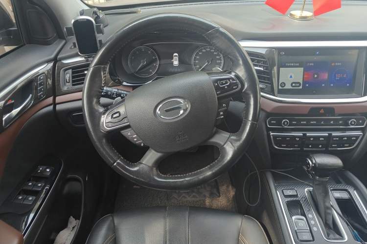 Used GAC Trumpchi GS8 2017 320T Two-Wheel Drive Luxury Smart Connectivity Version (7 Seats) Steering Wheel