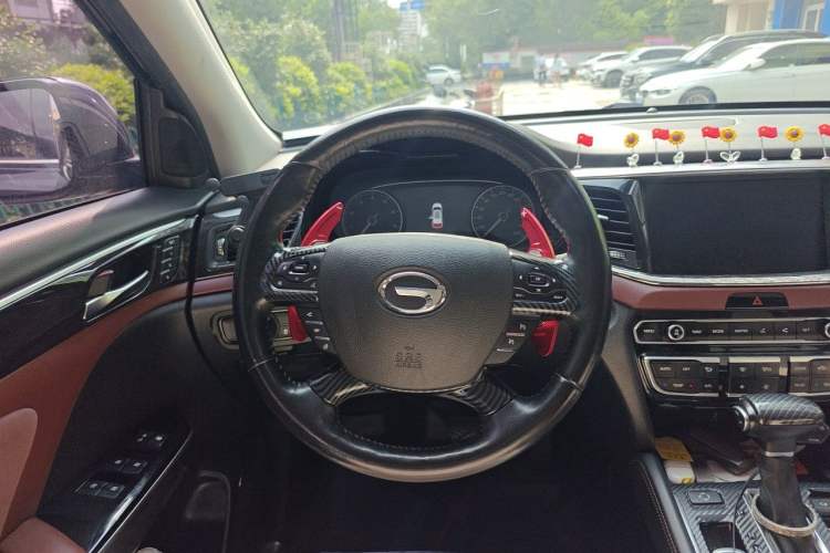 Used GAC Trumpchi GS8 2017 320T Two-Wheel Drive Luxury Smart Connectivity Version (7 Seats) Steering Wheel