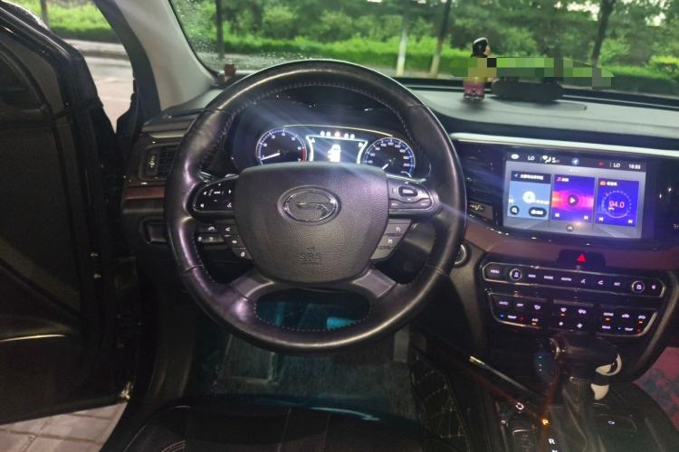 Used GAC Trumpchi GS8 2017 320T Two-Wheel Drive Luxury Smart Connectivity Version (7 Seats) Steering Wheel