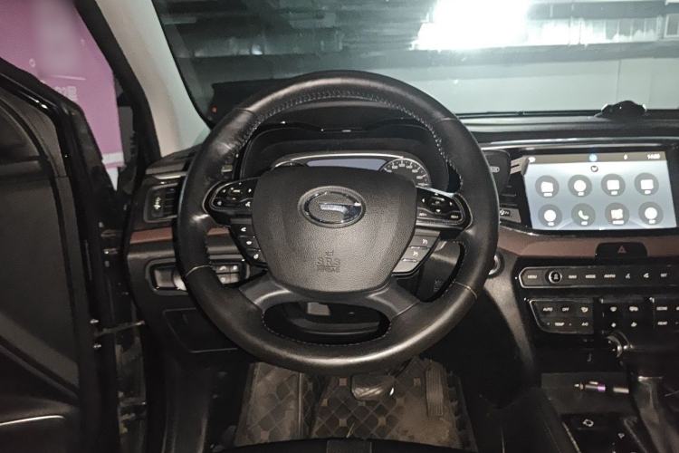 Used GAC Trumpchi GS8 2017 320T Two-Wheel Drive Luxury Smart Connectivity Version (7 Seats) Steering Wheel