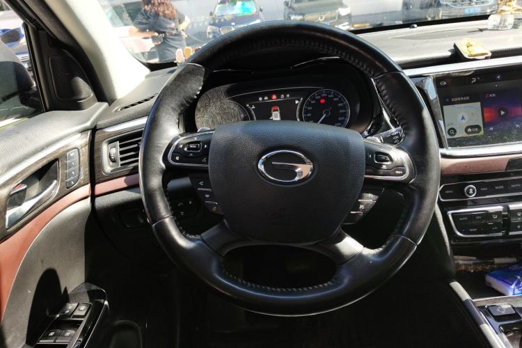 Used GAC Trumpchi GS8 2017 320T Two-Wheel Drive Luxury Smart Connectivity Version (7 Seats) Steering Wheel
