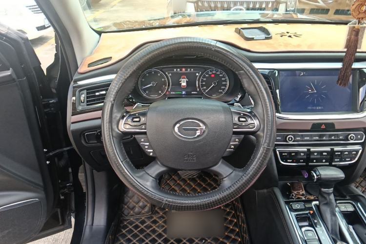 Used GAC Trumpchi GS8 2017 320T Two-Wheel Drive Luxury Smart Connectivity Version (7 Seats) Steering Wheel