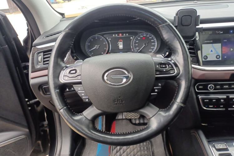 Used GAC Trumpchi GS8 2017 320T Two-Wheel Drive Luxury Smart Connectivity Version (7 Seats) Steering Wheel