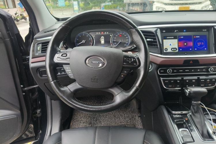 Used GAC Trumpchi GS8 2017 320T Two-Wheel Drive Luxury Smart Connectivity Version (7 Seats) Steering Wheel