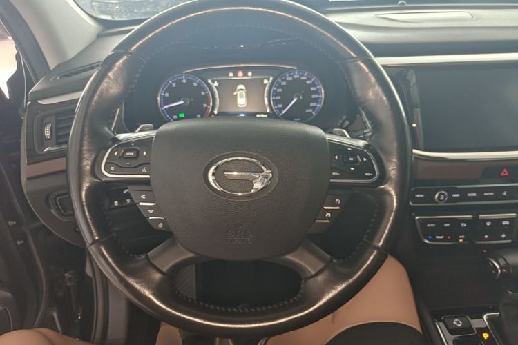Used GAC Trumpchi GS8 2017 320T Two-Wheel Drive Luxury Smart Connectivity Version (7 Seats) Steering Wheel