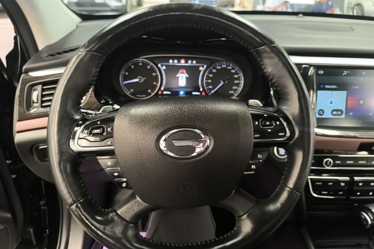 Used GAC Trumpchi GS8 2017 320T Two-Wheel Drive Luxury Smart Connectivity Version (7 Seats) Steering Wheel