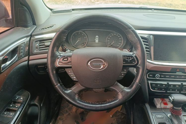 Used GAC Trumpchi GS8 2017 320T Two-Wheel Drive Luxury Smart Connectivity Version (7 Seats) Steering Wheel