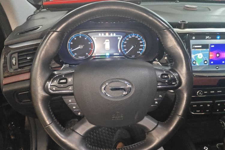 Used GAC Trumpchi GS8 2017 320T Two-Wheel Drive Luxury Smart Connectivity Version (7 Seats) Steering Wheel